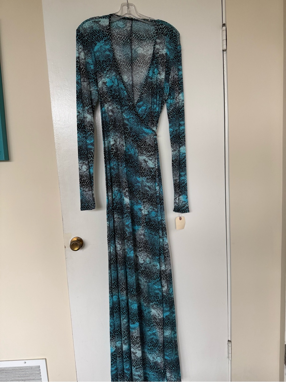 Turquoise and Black Reptile Habitat Cover - Privacy Drapé